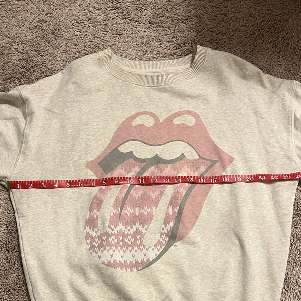 American Eagle Oversized Rolling Stones Sweatshirt - Picture 5 of 7